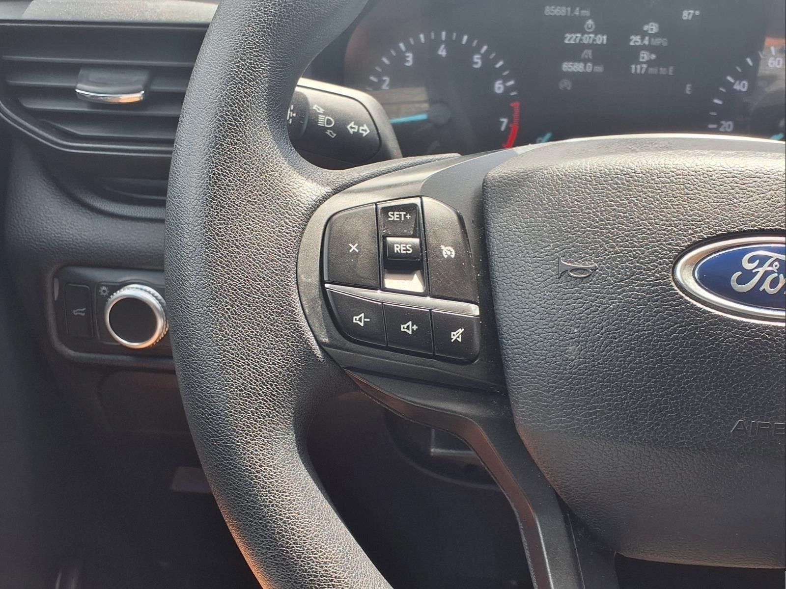 2021 Ford Explorer Base