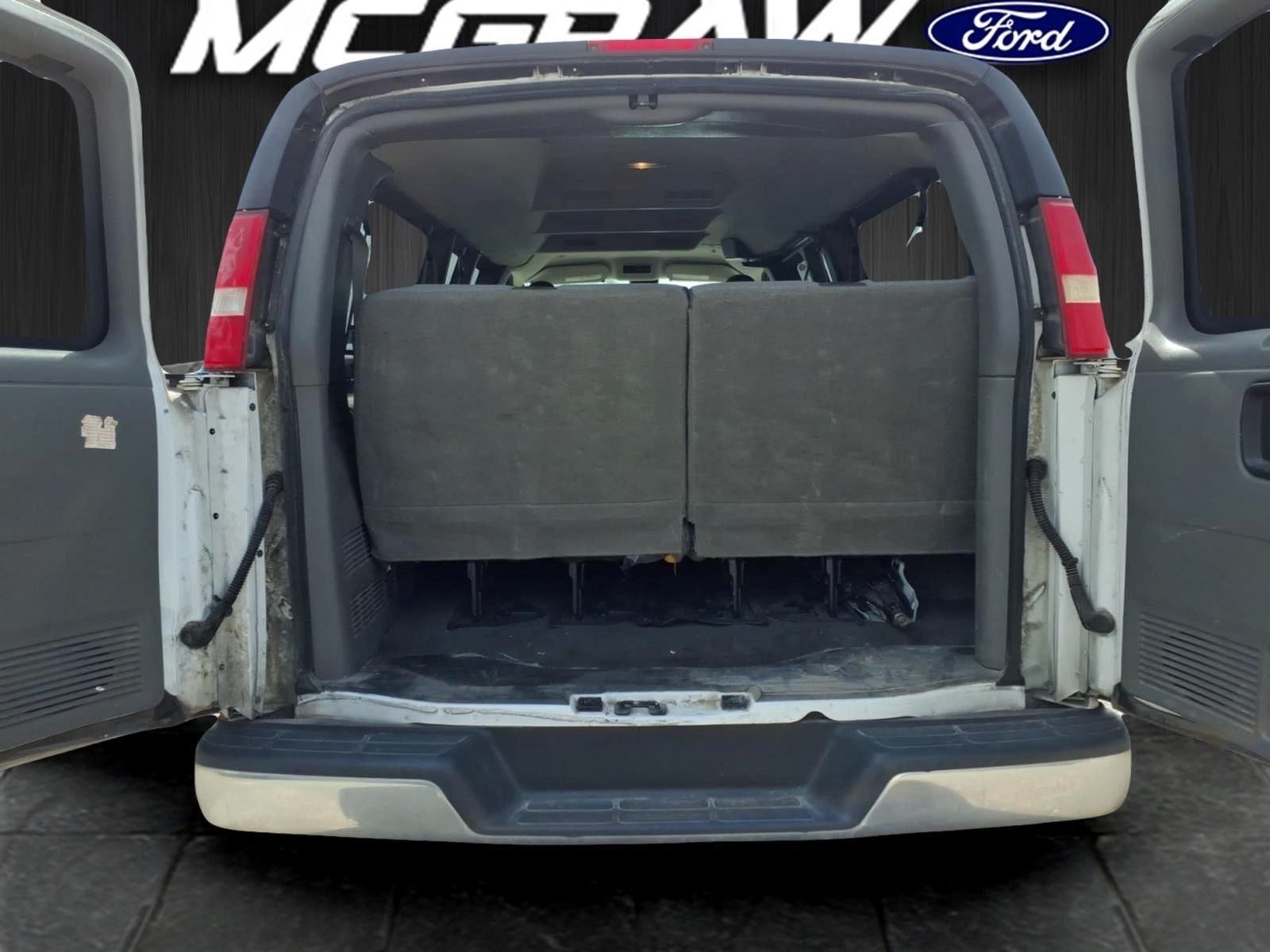 2019 Chevrolet Express 3500 LT Passenger