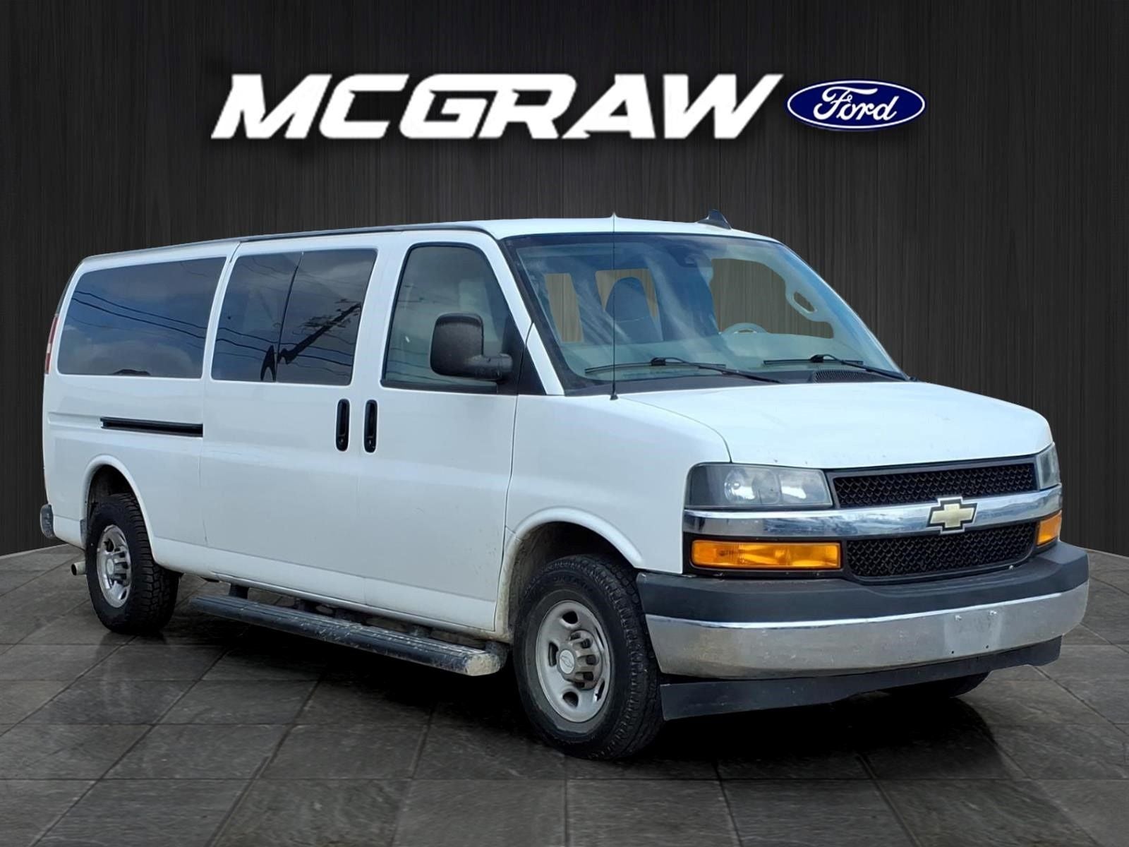 2019 Chevrolet Express 3500 LT Passenger