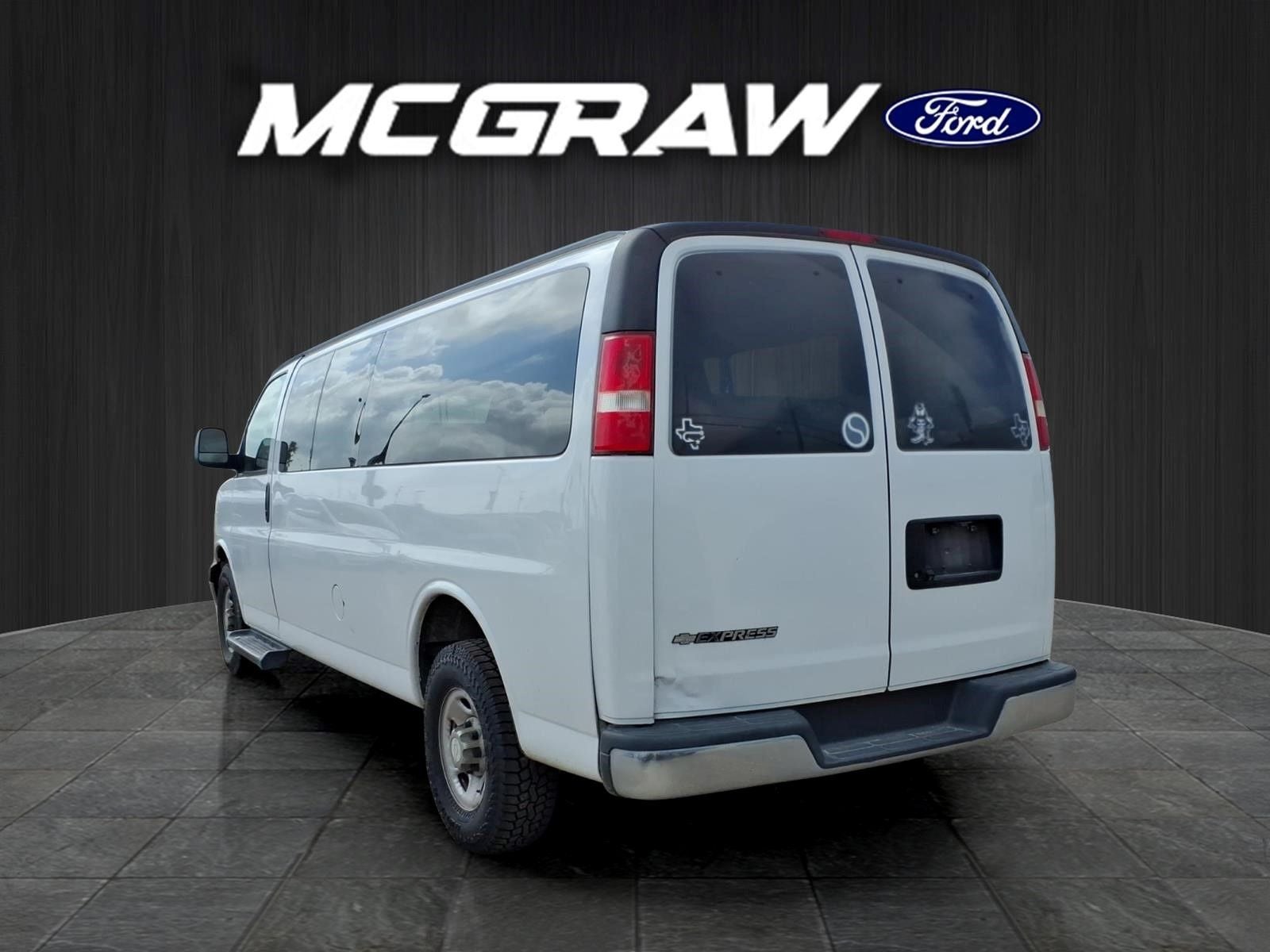 2019 Chevrolet Express 3500 LT Passenger