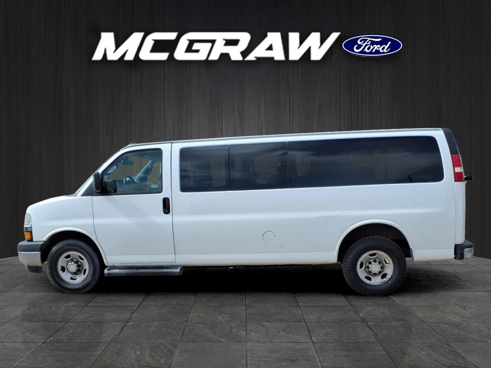2019 Chevrolet Express 3500 LT Passenger