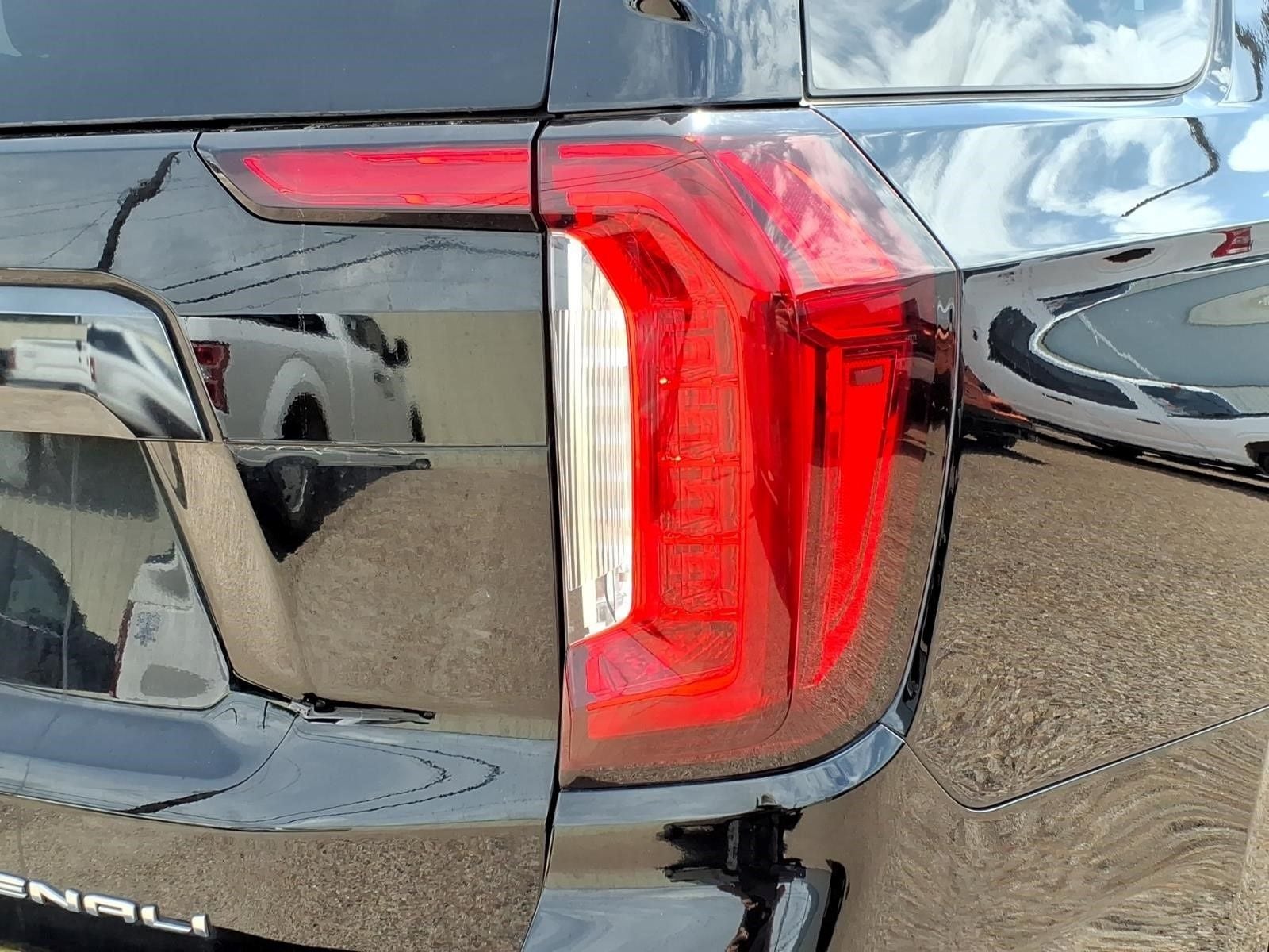 2024 GMC Yukon Denali Ultimate