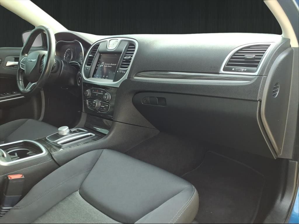 2022 Chrysler 300 Touring