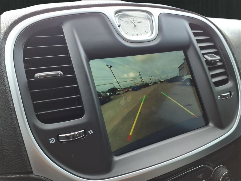 2022 Chrysler 300 Touring