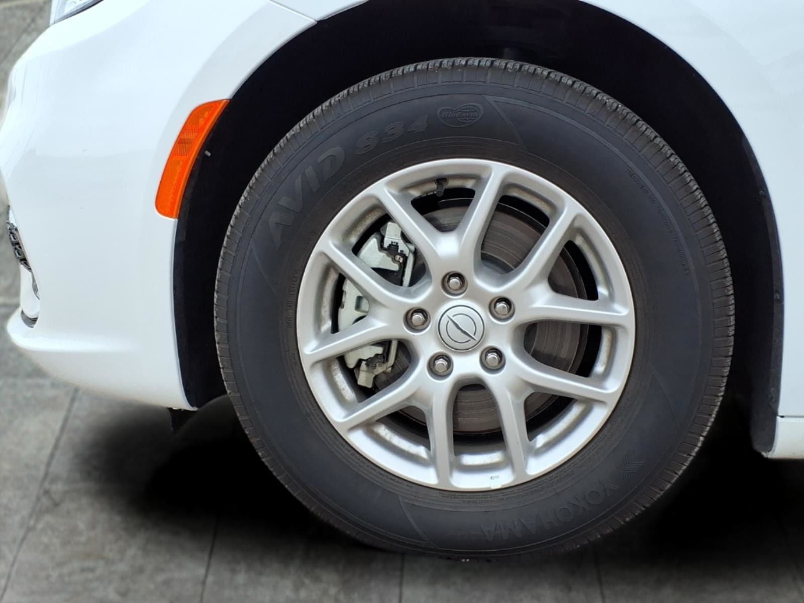 2026 Chrysler Pacifica Select