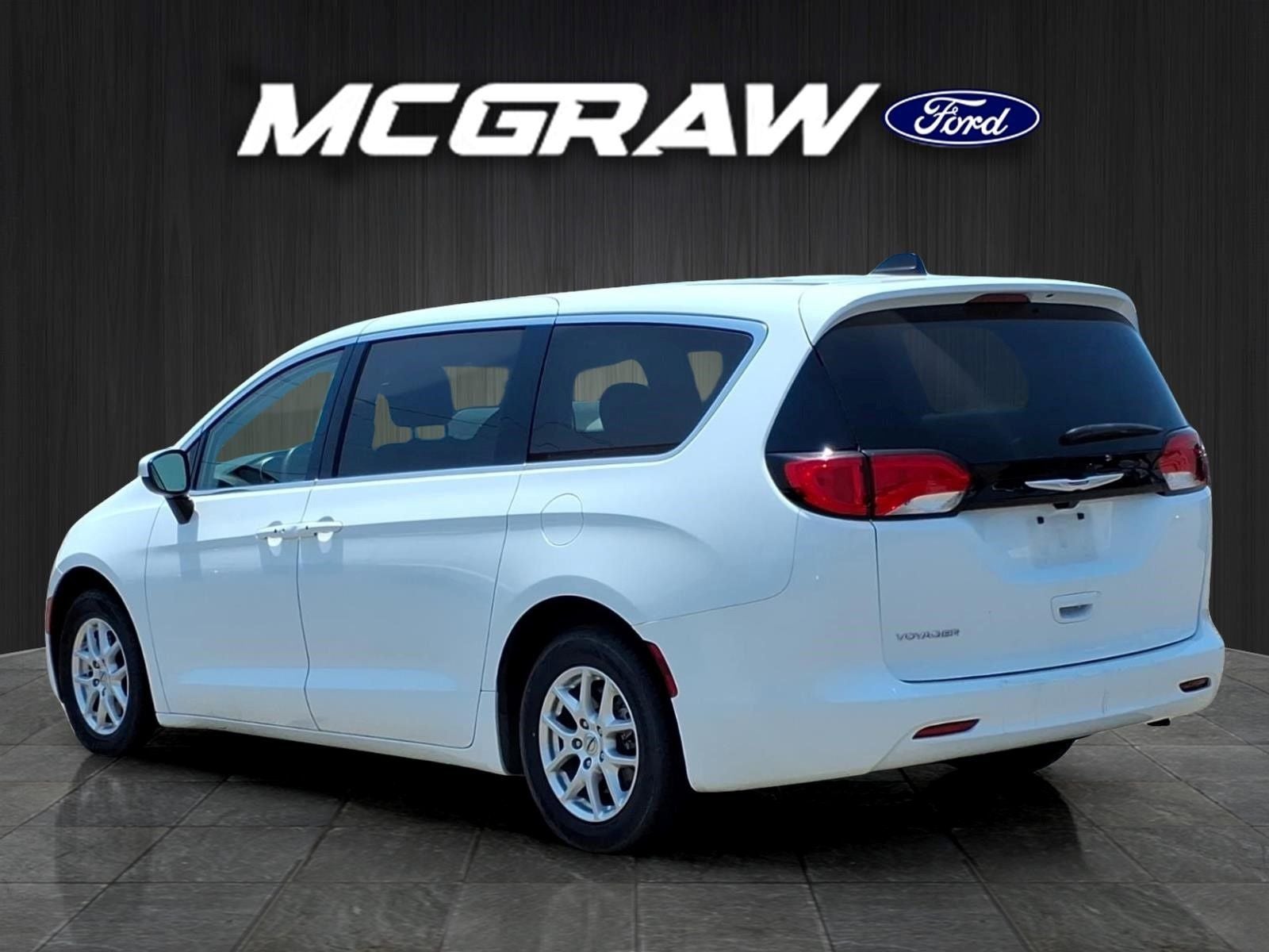 2023 Chrysler Voyager LX