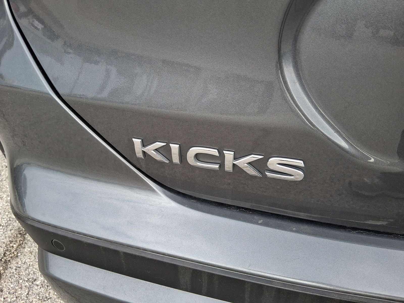 2022 Nissan Kicks SV