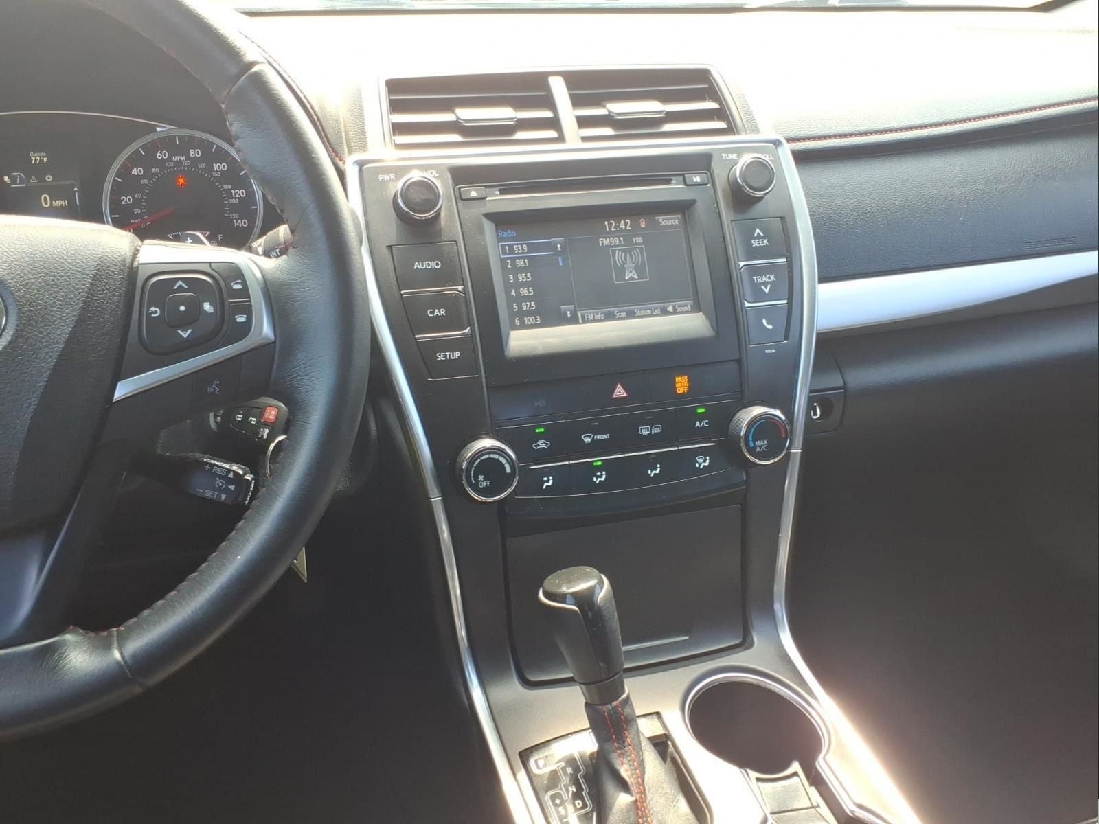 2017 Toyota Camry SE