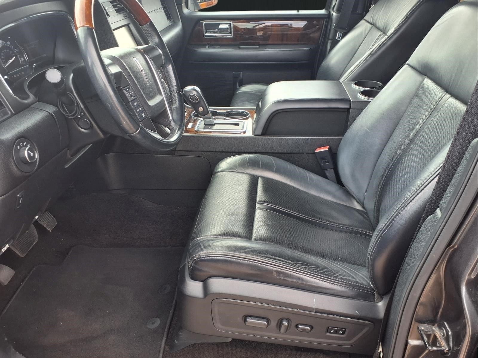2015 Lincoln Navigator L Base