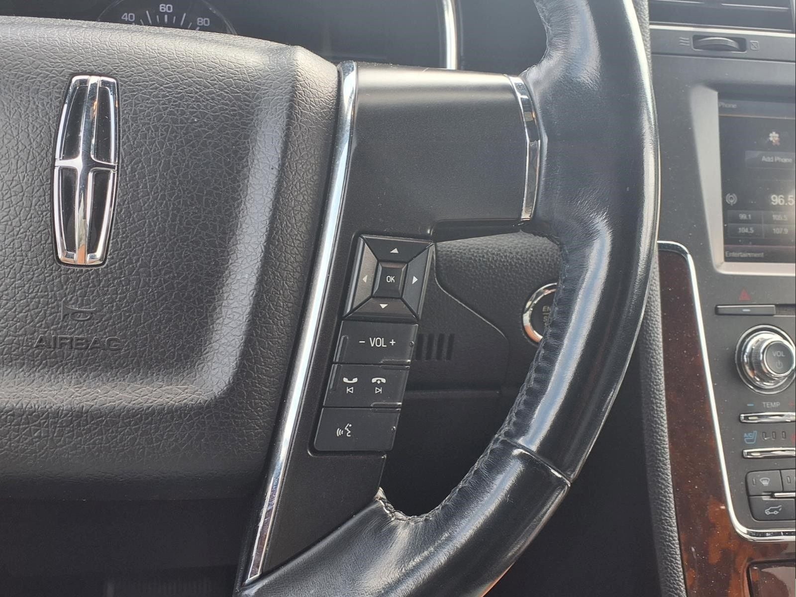 2015 Lincoln Navigator L Base