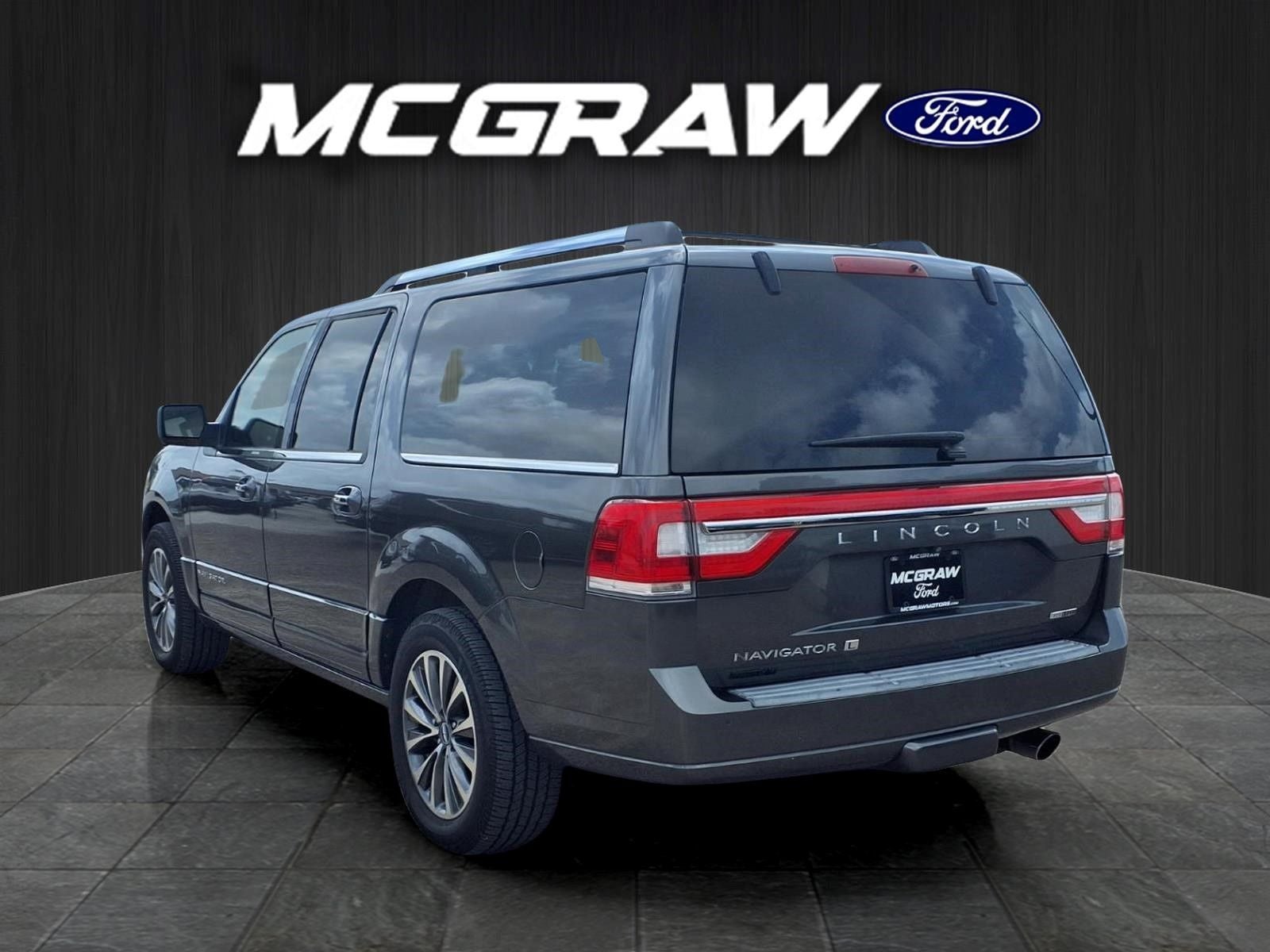 2015 Lincoln Navigator L Base