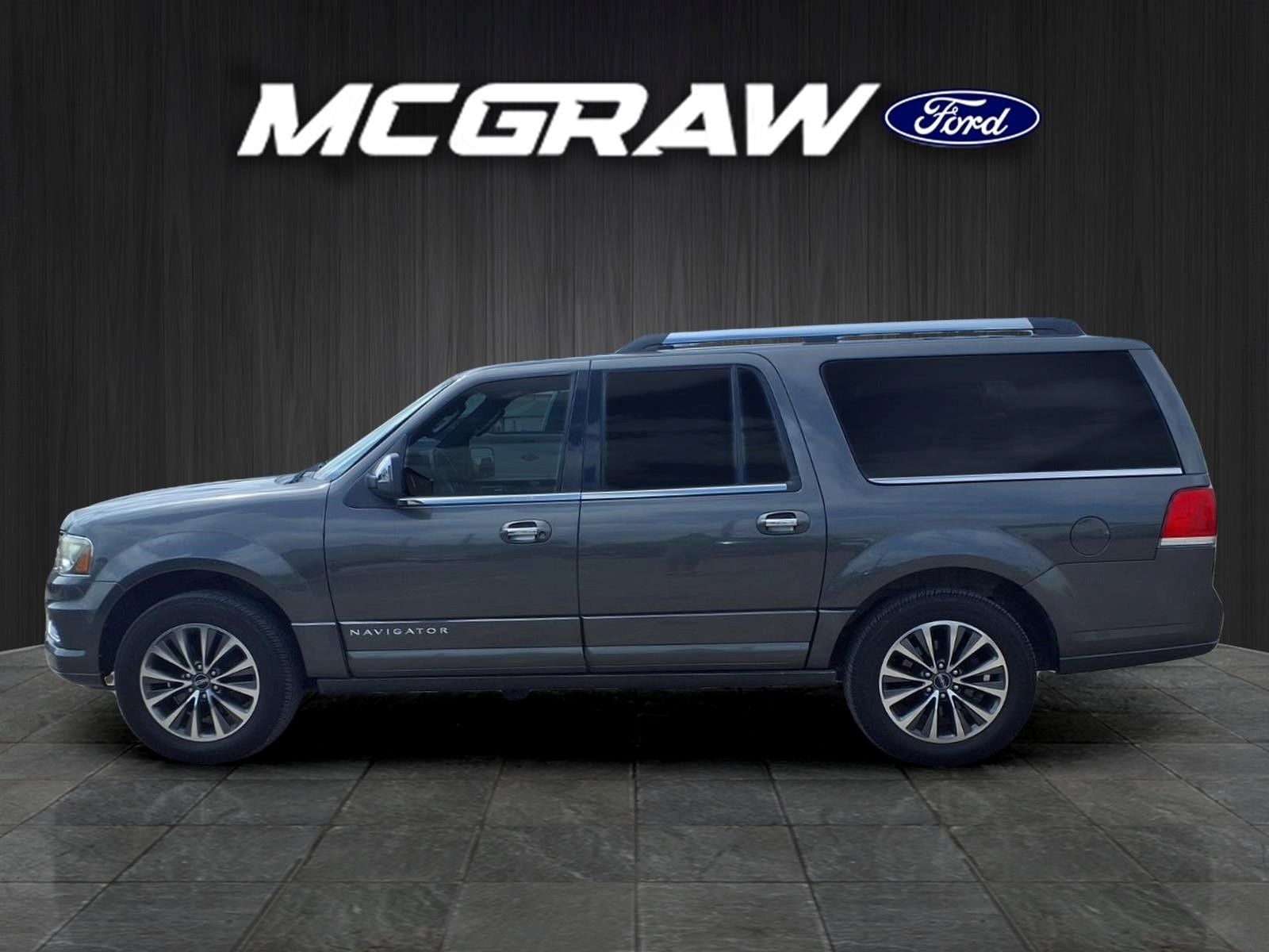 2015 Lincoln Navigator L Base