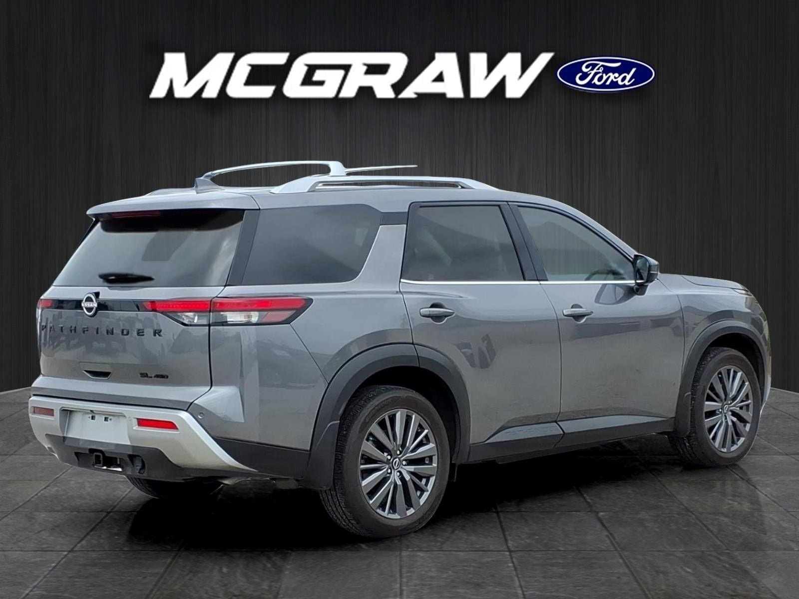 2024 Nissan Pathfinder SL