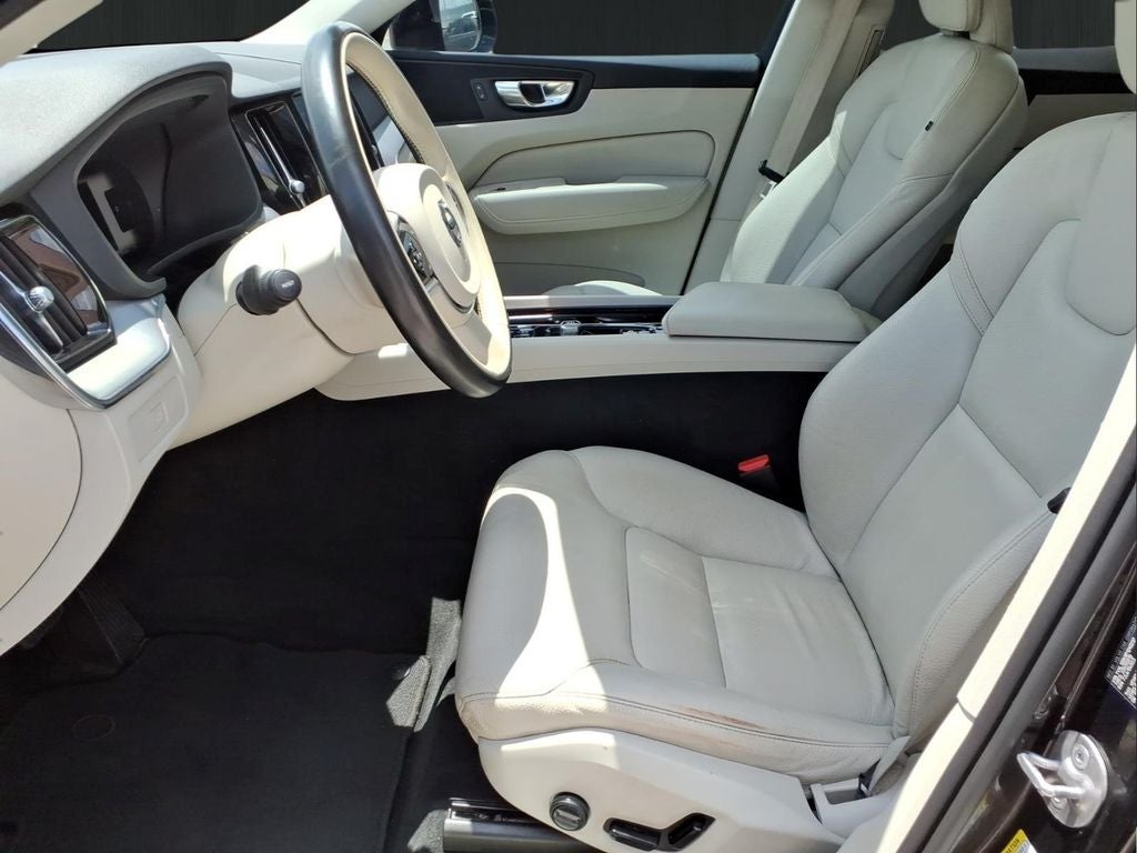 2023 Volvo XC60 B5 Core